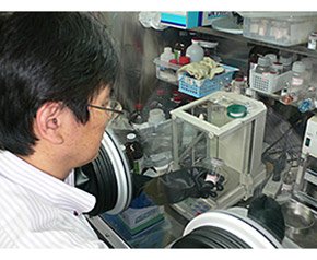 実験用の物質合成の様子