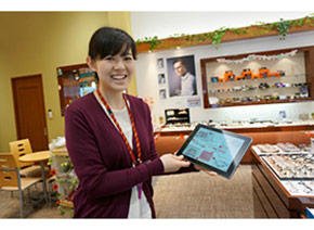 店頭で活用されるタブレット