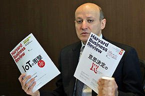 アシャー・ガッバイ氏