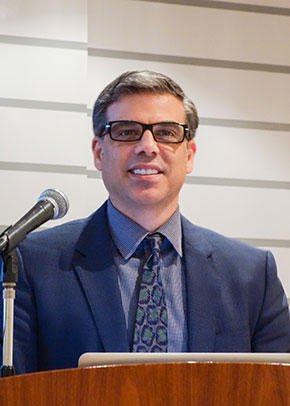 バリー・マインズ氏