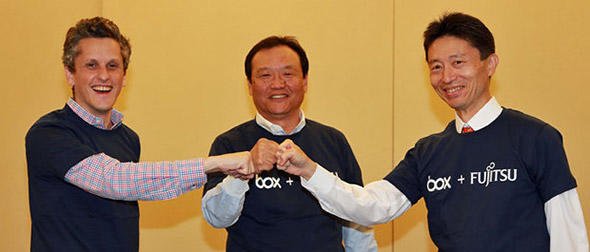 （左から）Boxのアーロン・レヴィCEO、富士通の阪井洋之常務、Box Japanの古市克典社長