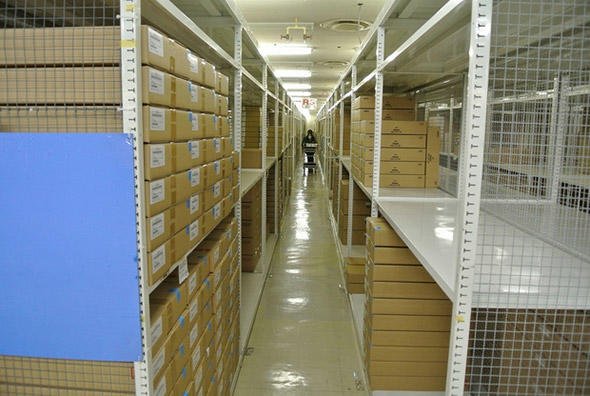 大量の修理部品