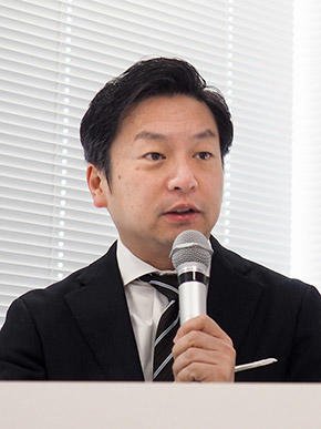 留目真伸氏