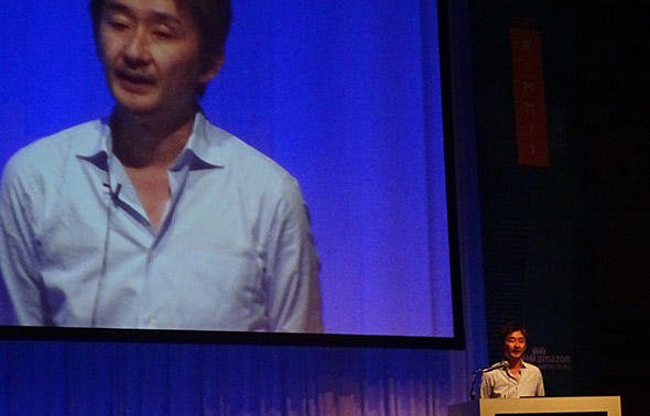 戸賀 慶氏