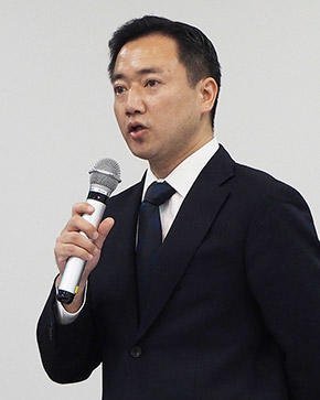 小川晋平氏