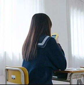 女子高生「りんな」LINE公式アカウントより
