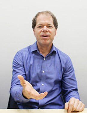 Brad Peterson氏