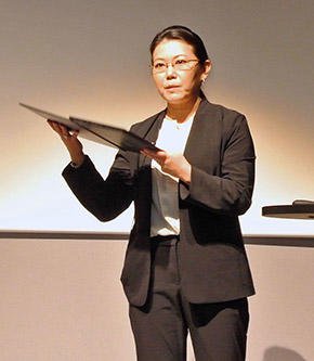 吉原敦子氏
