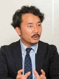 片岡 唯氏
